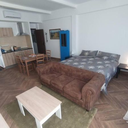 Mini Loft Apartment Becerril de la Sierra Bagian luar foto