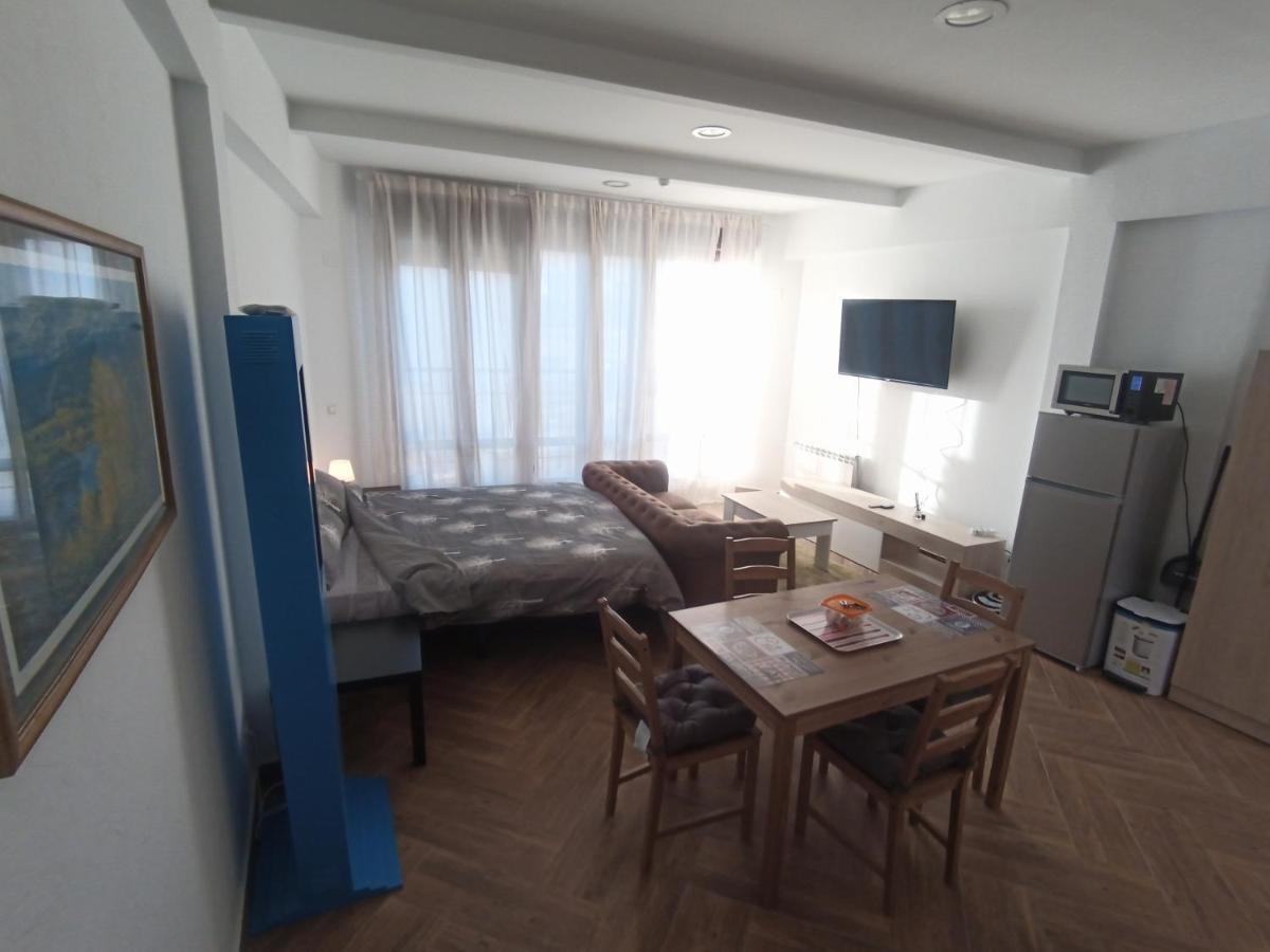 Mini Loft Apartment Becerril de la Sierra Bagian luar foto