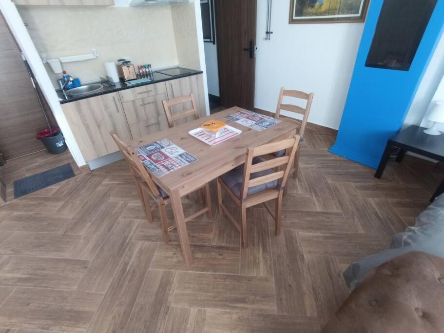 Mini Loft Apartment Becerril de la Sierra Bagian luar foto